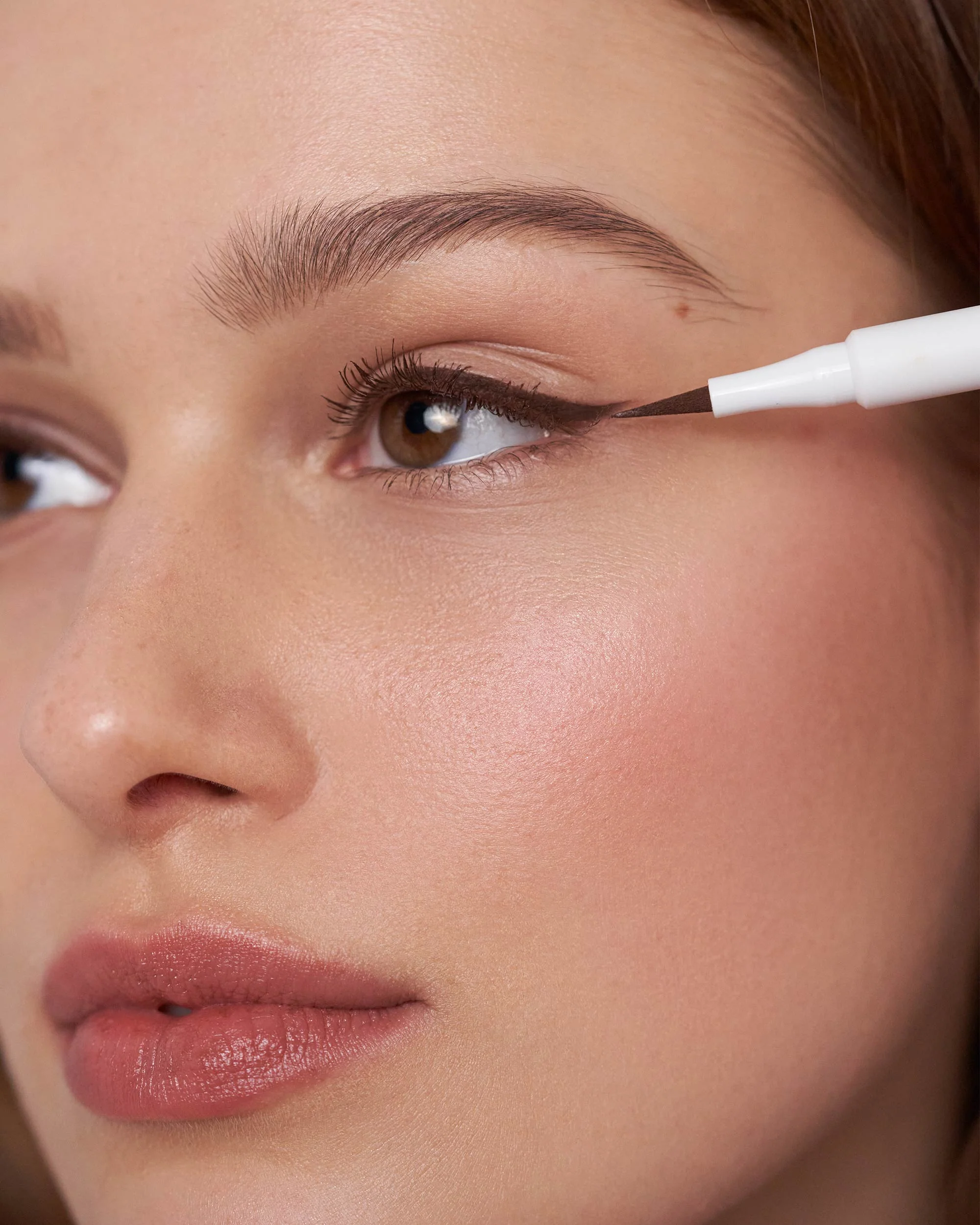 Liquid Eyeliner - Image 6
