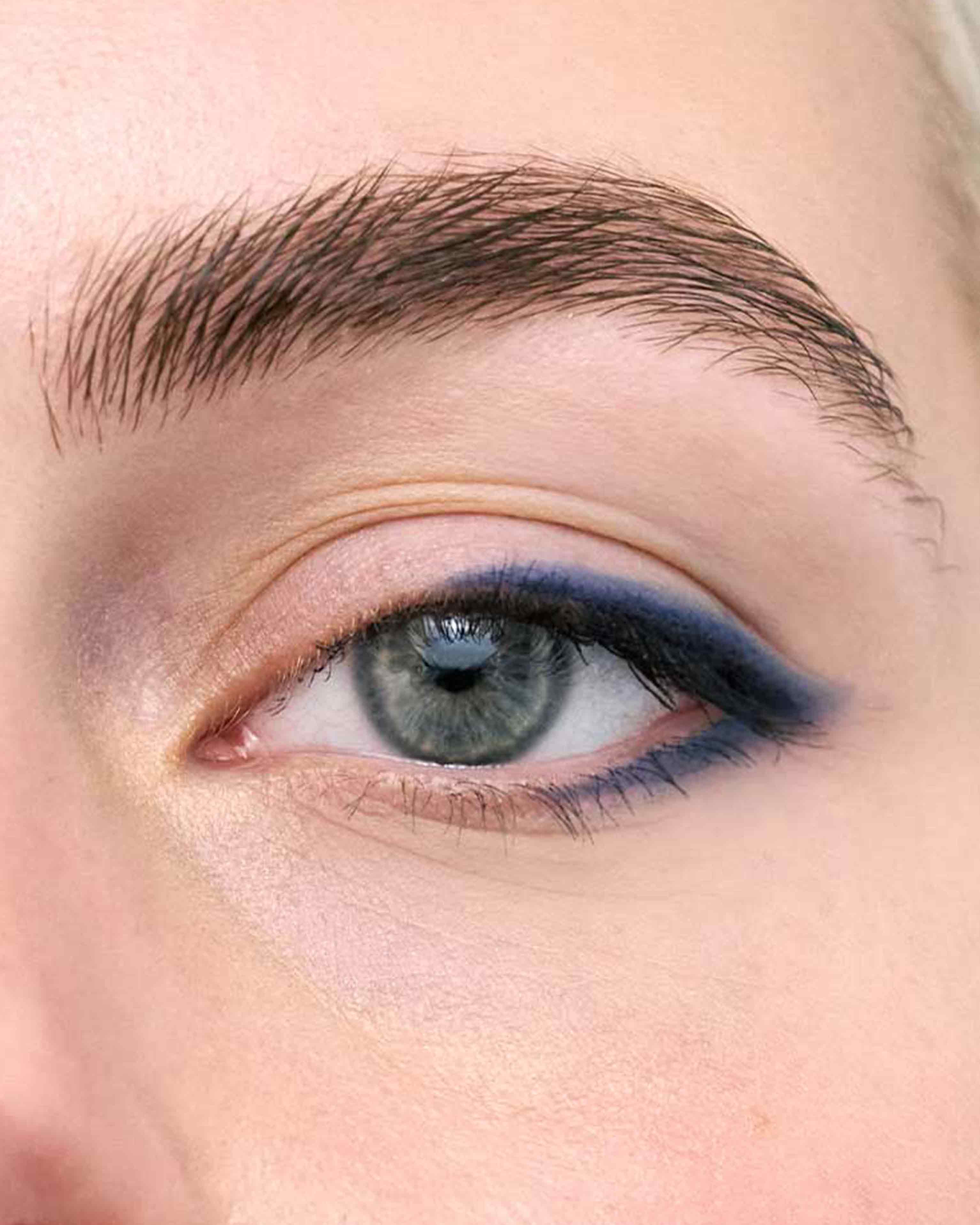 One Swipe Kajal Liner - Image 17
